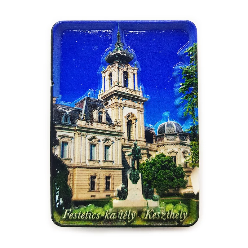 Hűtőmágnes nagy poliszton ( Keszthely, Festetics kastély, szobor, álló )
